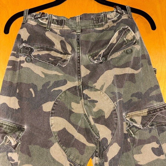 BRANDY MELVILLE CAMO PANT - Picture 6 of 7